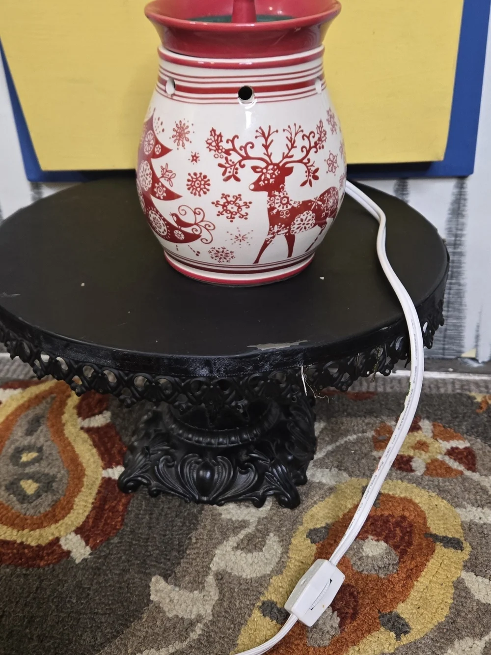Christmas Red & White Ceramic Wax Melt Warmer – Reindeer & Tree Holiday Design